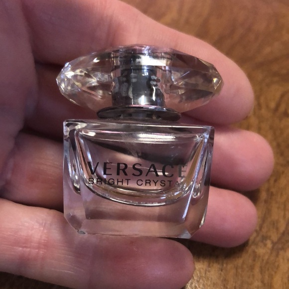 (4) Empty Bottles of Designer Perfumes - Picture 4 of 9